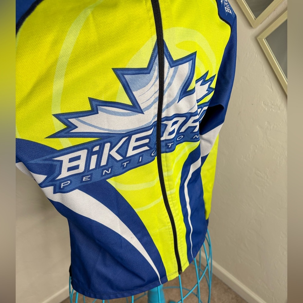 Sugoi Softshell Winter Cycling Jacket - image 5